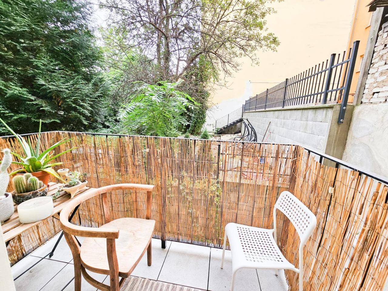 Atmosphere - Modern Flat With Balcony Appartamento Praga