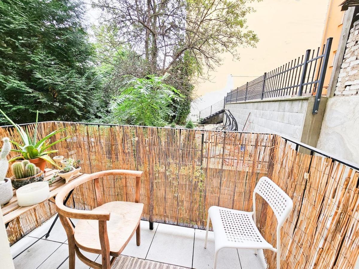 Atmosphere - Modern Flat With Balcony Praga